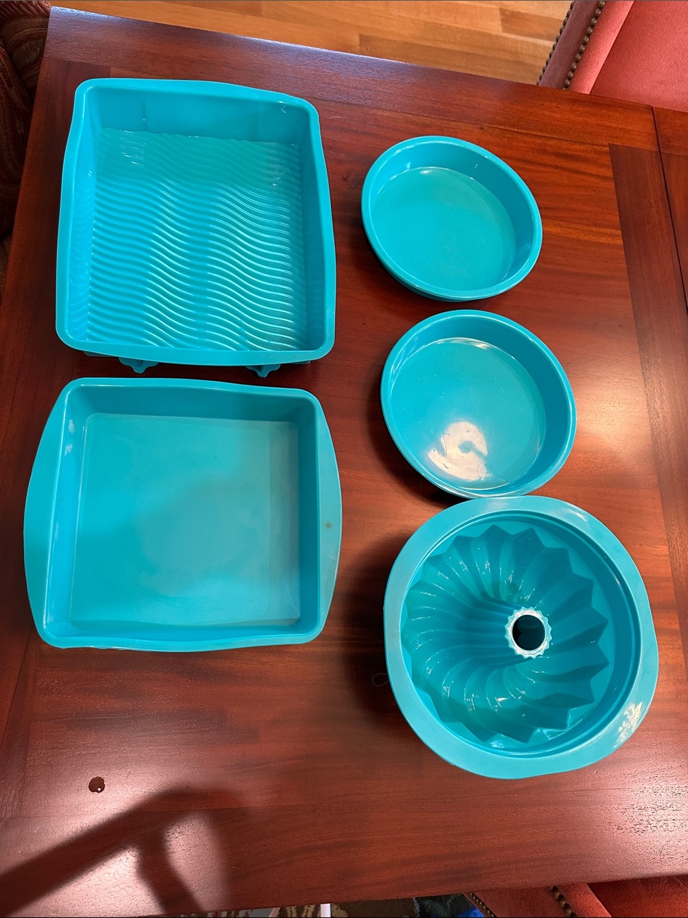 Juvale Turquoise Silicone 5- piece Bakeware Set - Nonstick Baking & Bundt Pans